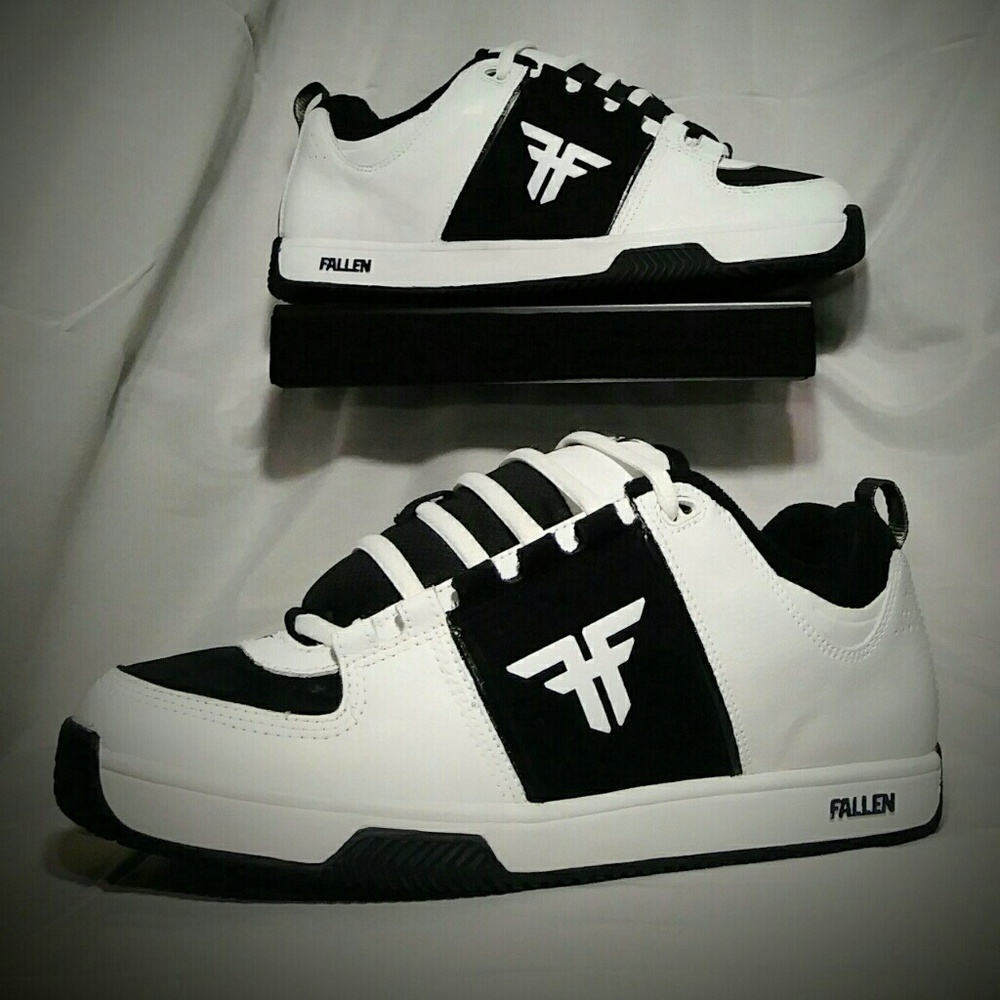 Fallen Relapse sz10.5 (BEYOND RARE, EUC)